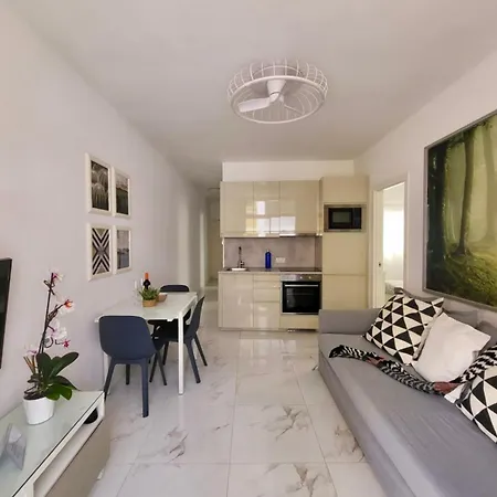 Apartment New 2 Bedrooms Gold Flat At Canteras With Balcony And Free Parking *